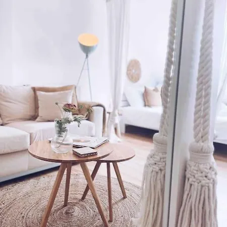 The Cozy Flat Close To The Apartman *